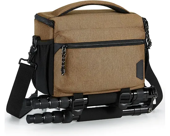 The camera protection system of the all-around camera bag is composed of 10mm thick padding, which you can rely on to keep your kit safe. All external fabric is treated making it water resistant.